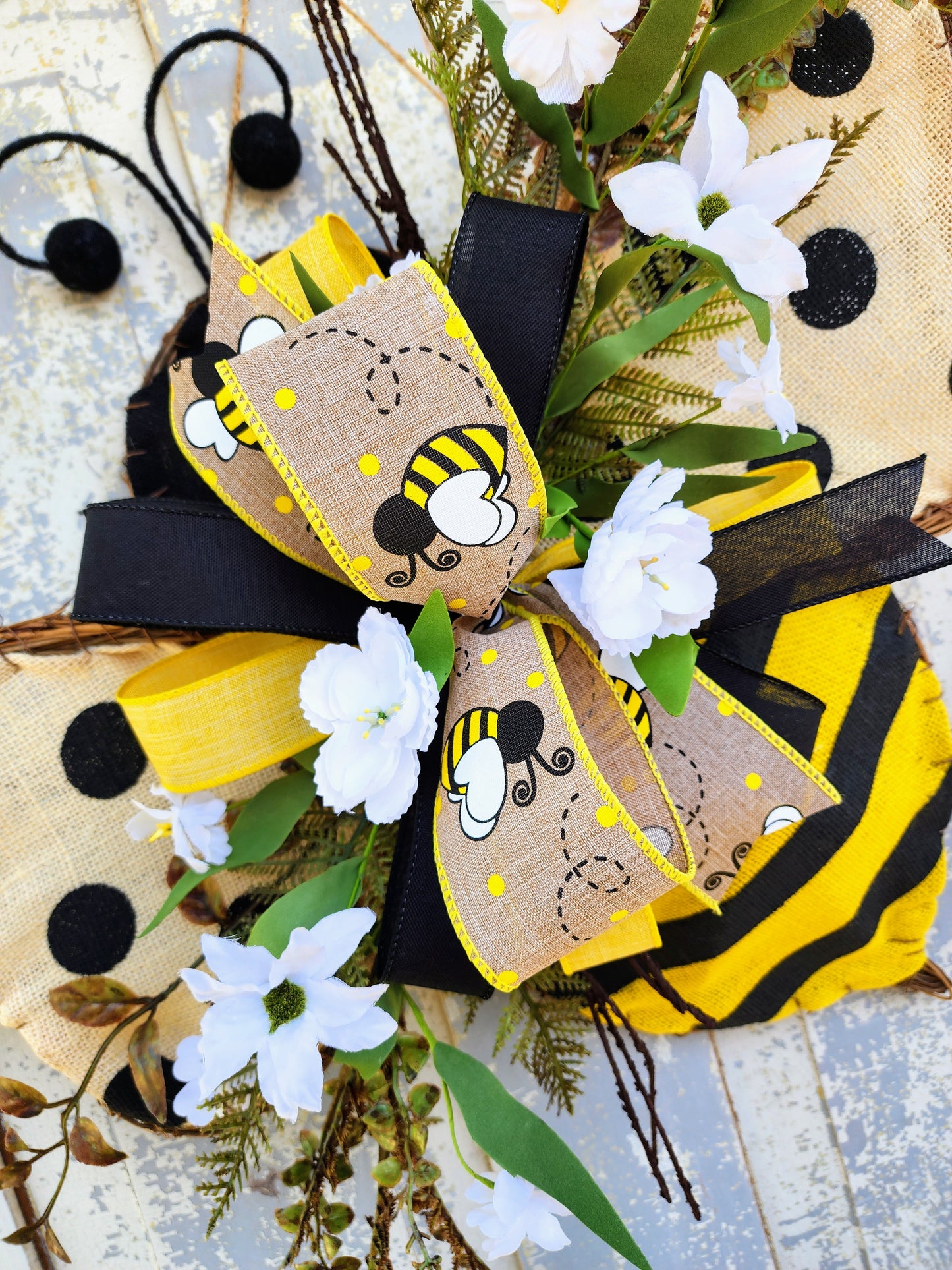 Bee Doorhangers