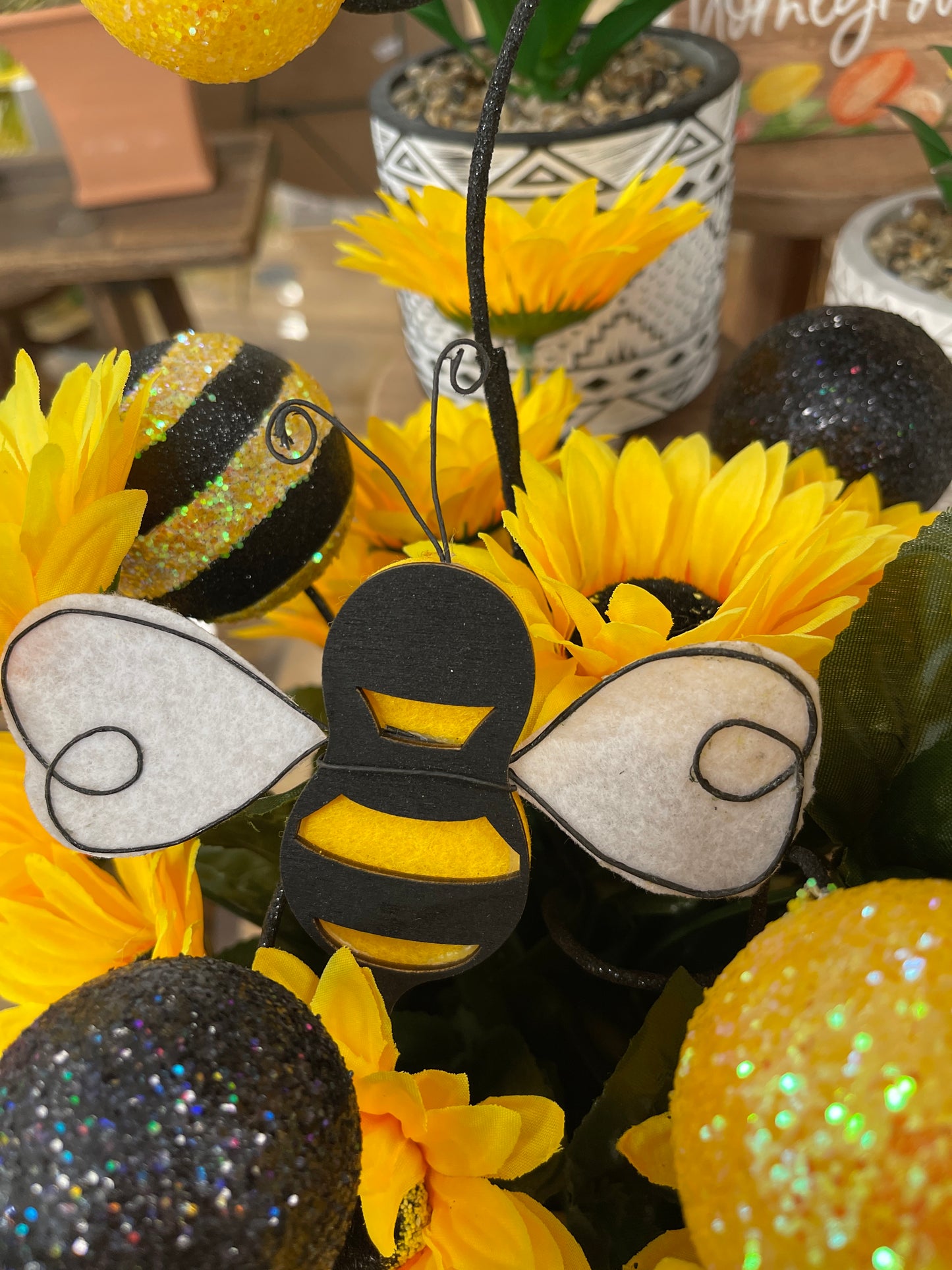 Bee Canister