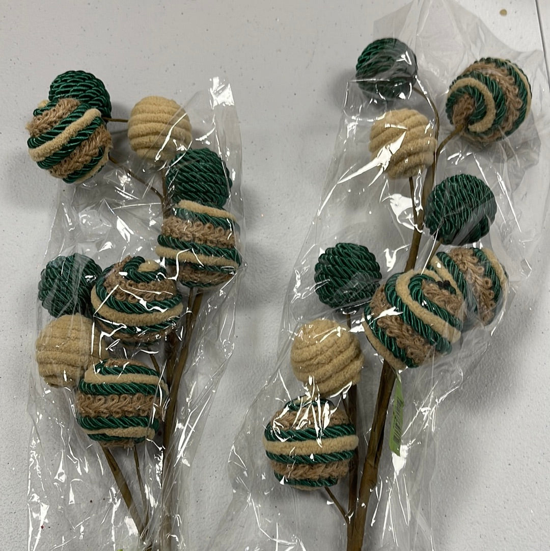 Silk rope and jute ball spray green