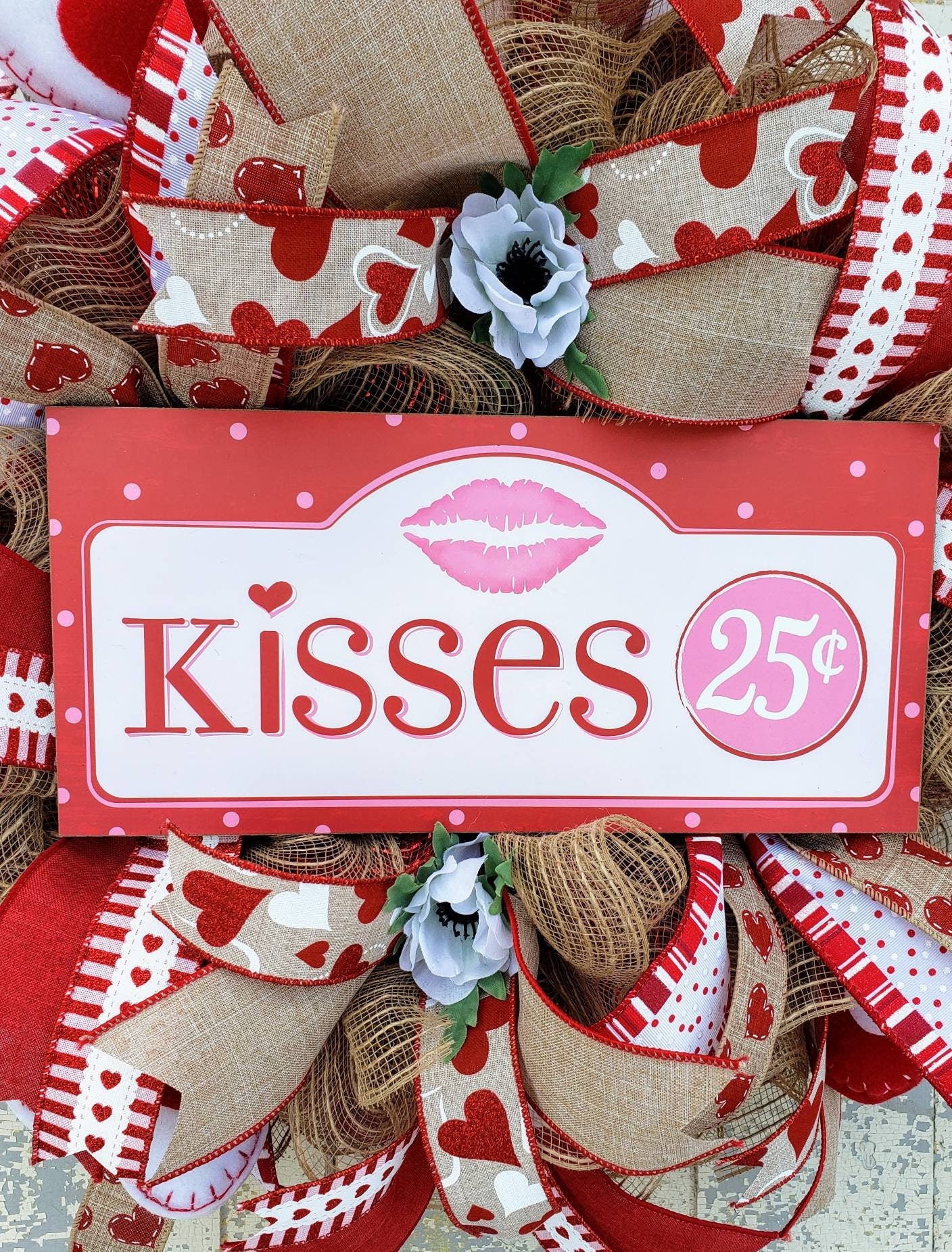 Kisses Mesh Valentine Wreath