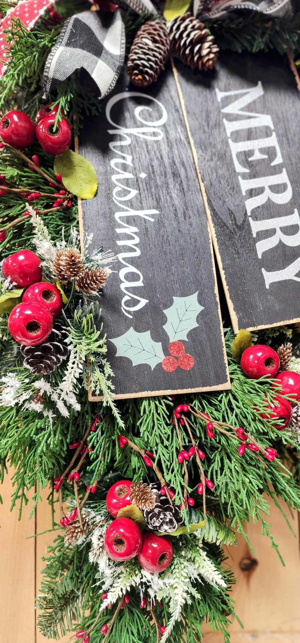 Black and White Christmas Swag with Tag Sign