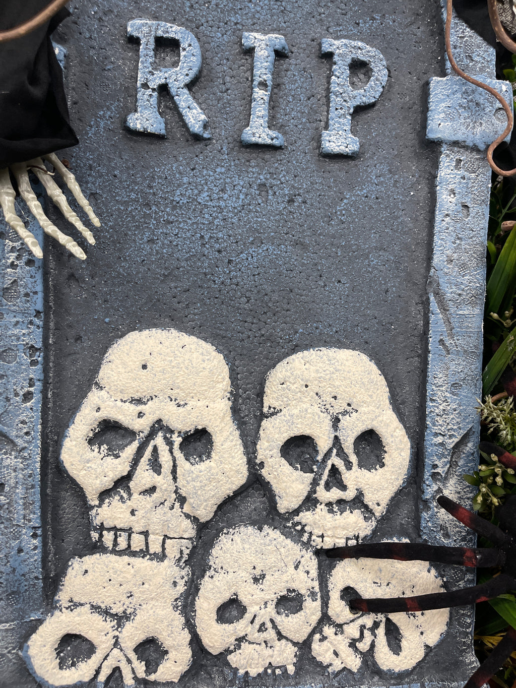 Tombstone Ghoul Wreath