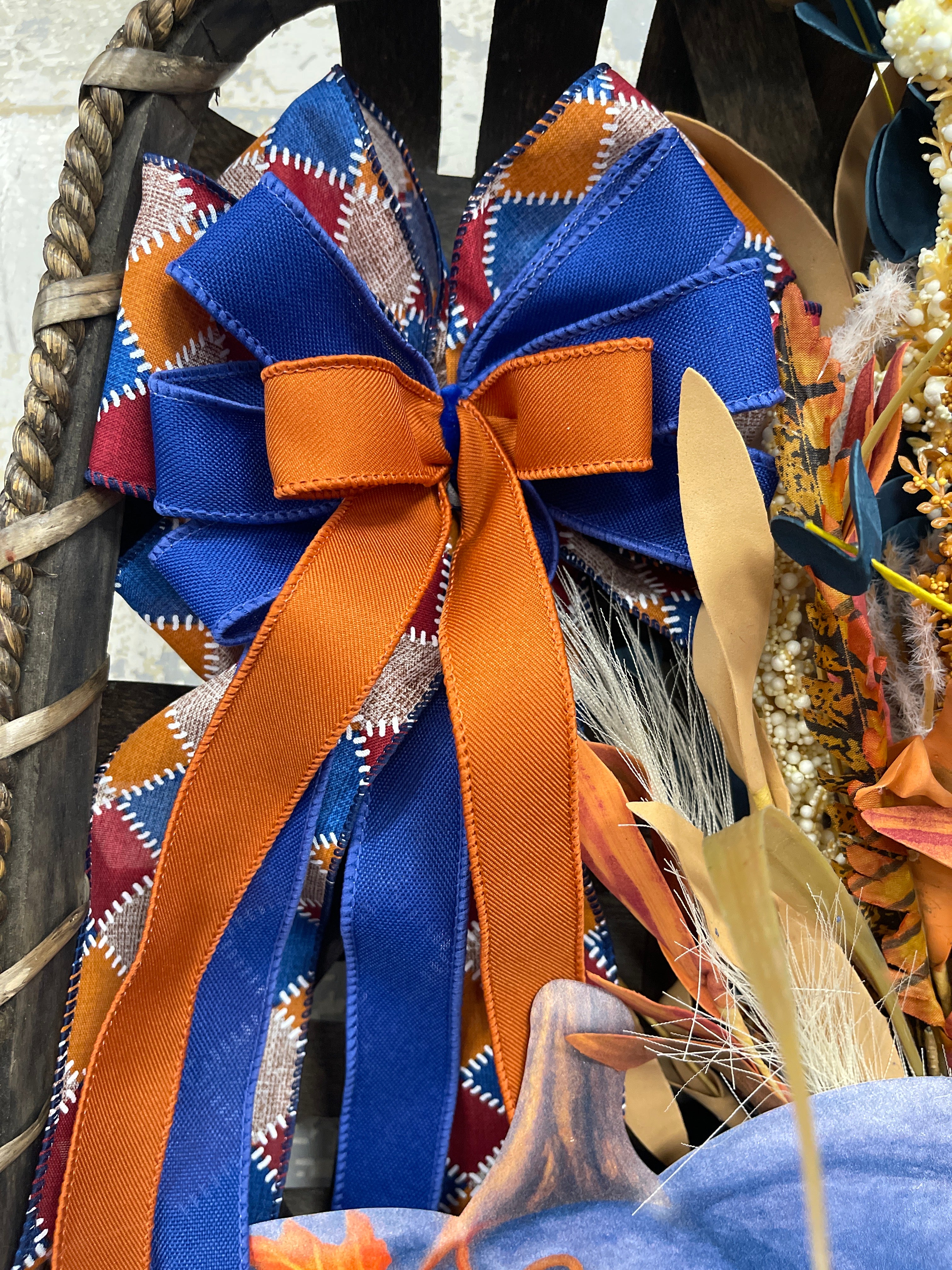 Blue Pumpkin Tobacco Basket Doorhanger