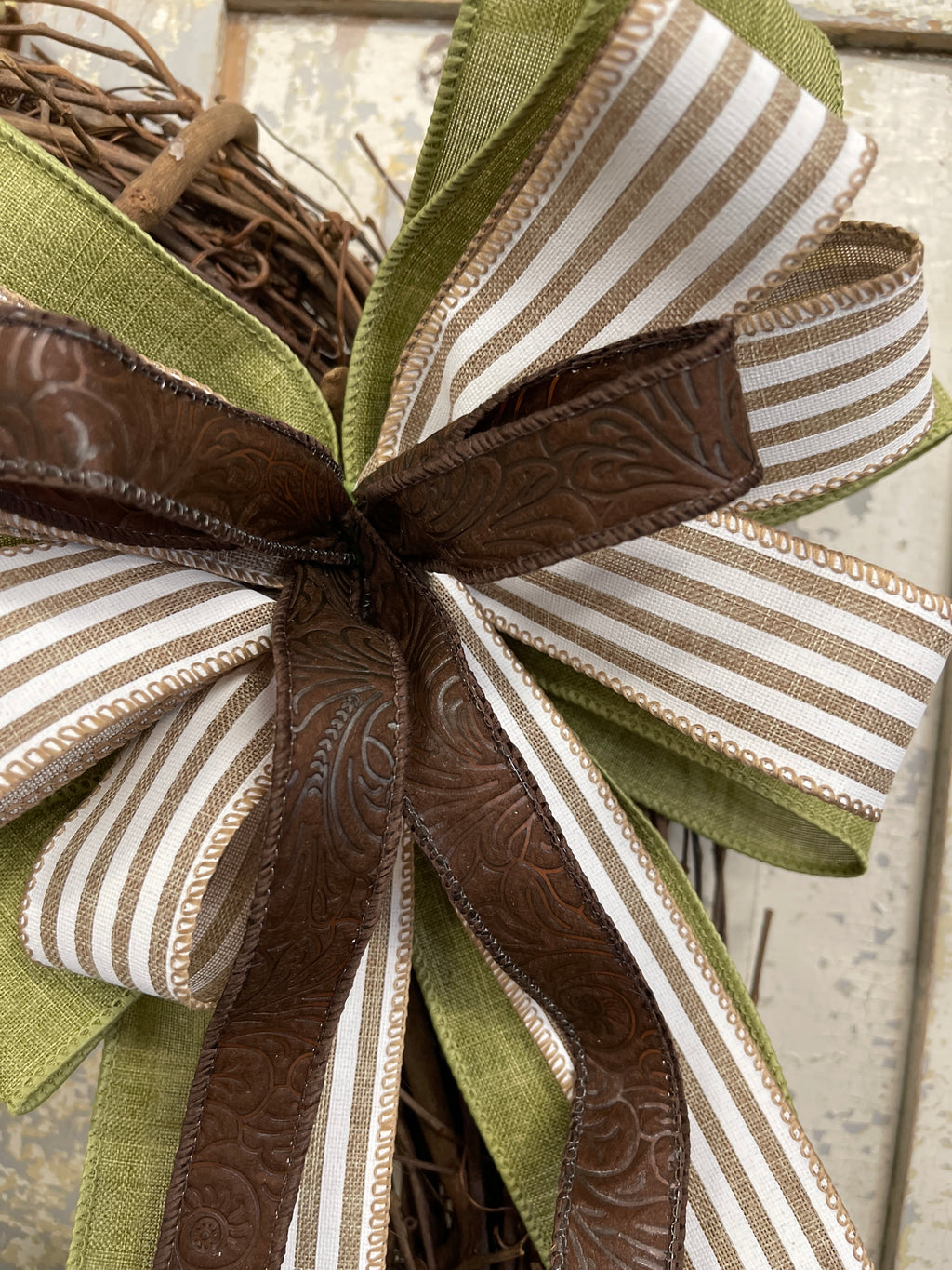 White Daffodil Grapevine Wreath with Bow