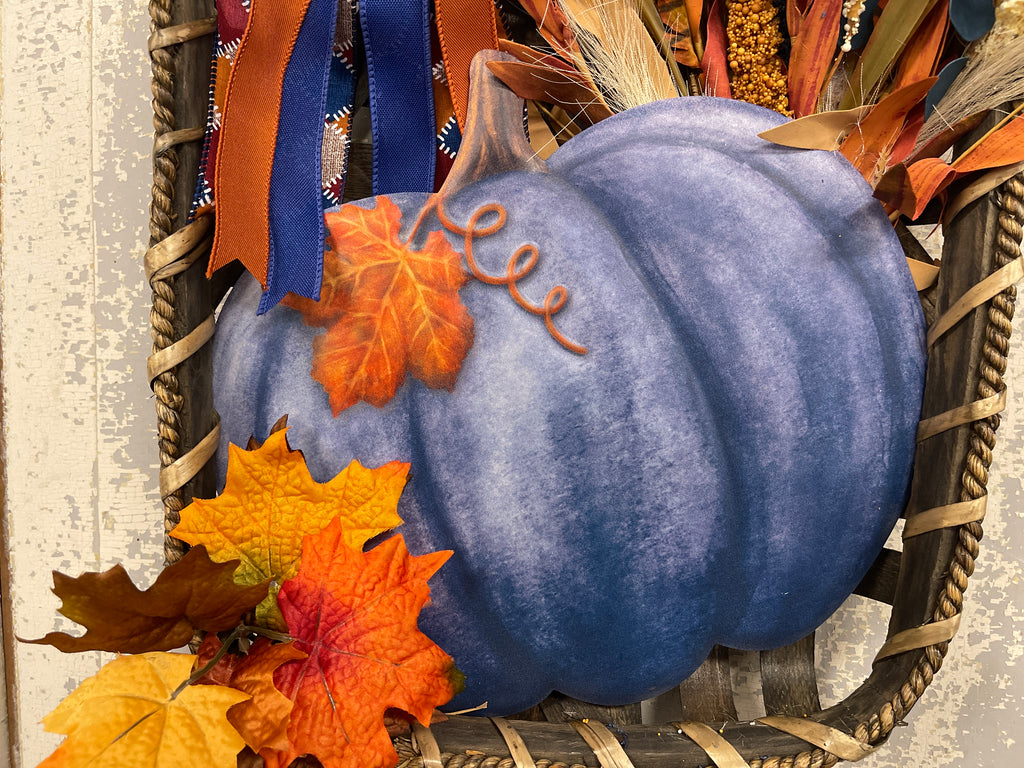 Blue Pumpkin Tobacco Basket Doorhanger