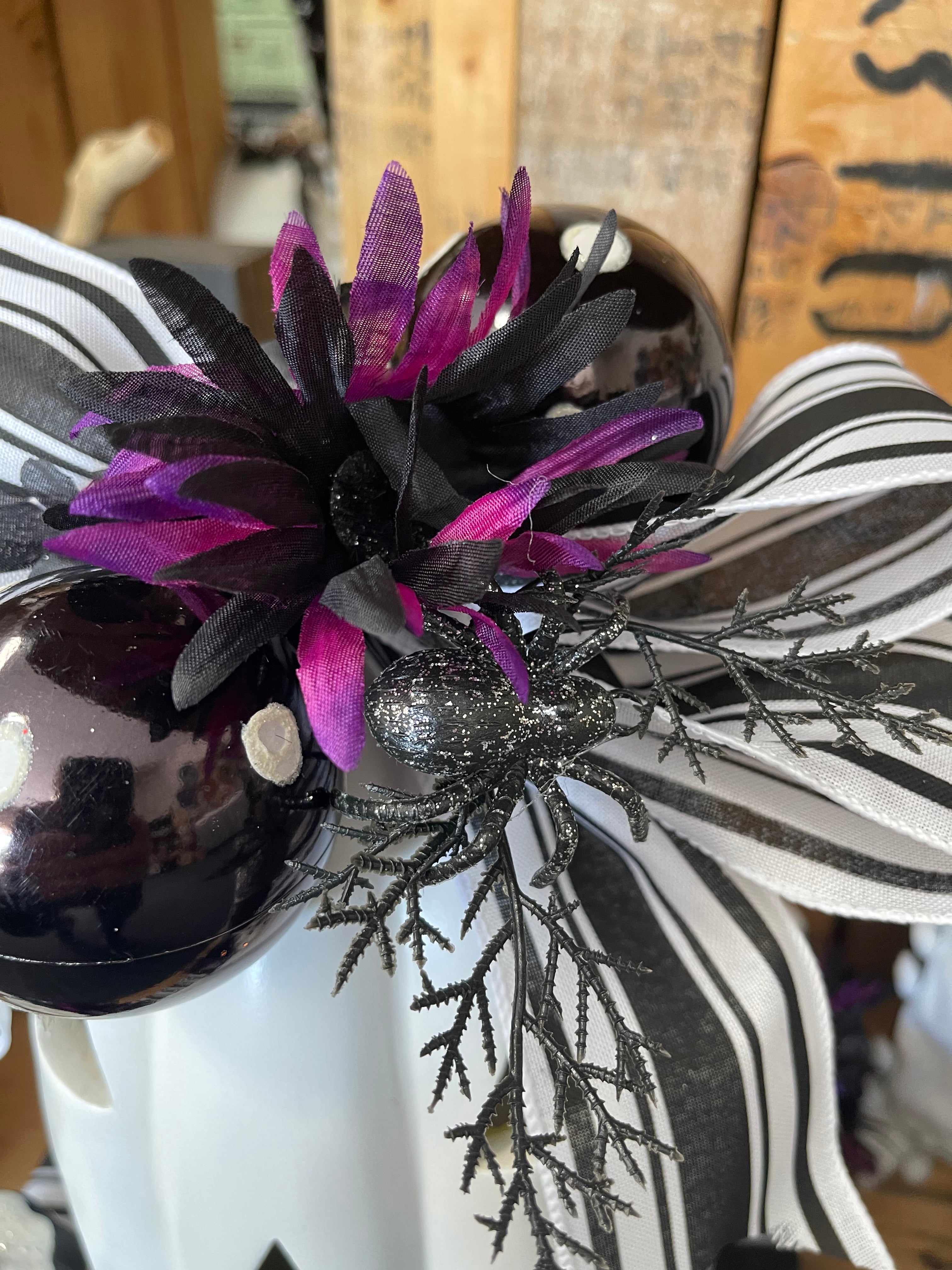 B/O White Pumpkin Halloween Arrangement