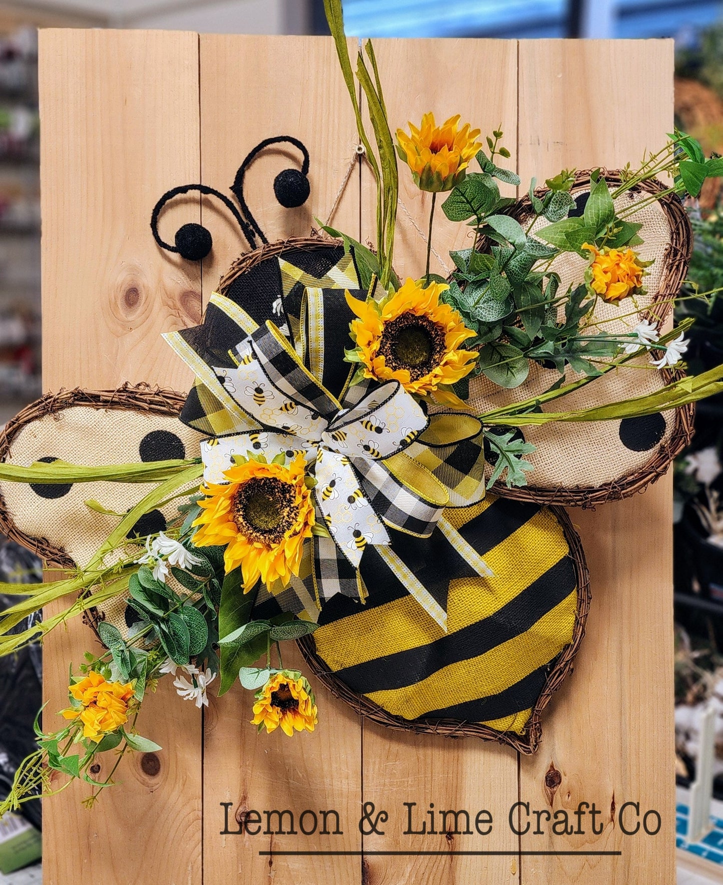 Bee Doorhanger