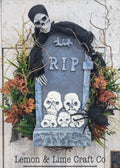 Tombstone Ghoul Wreath
