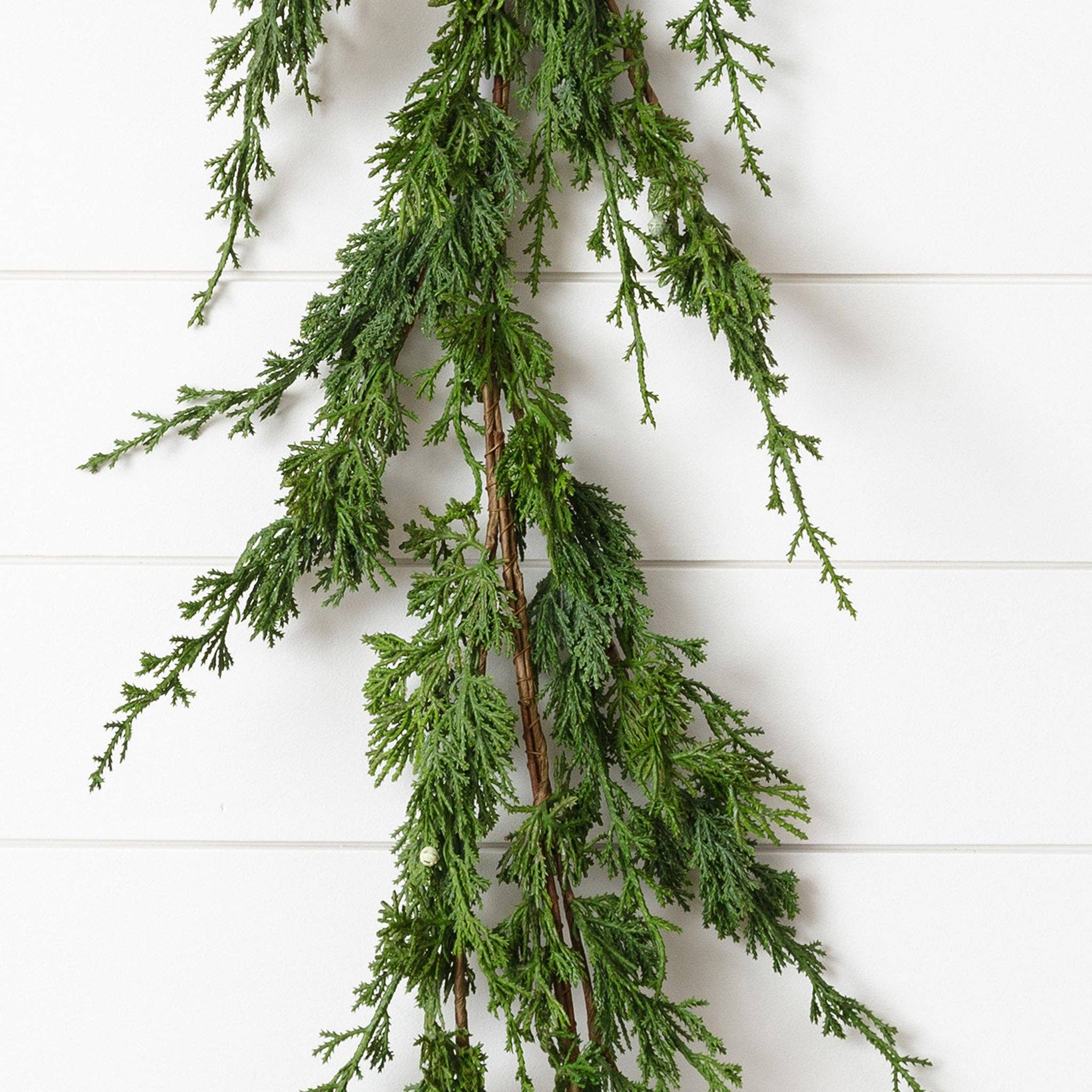 Garland - Cedar With Berries