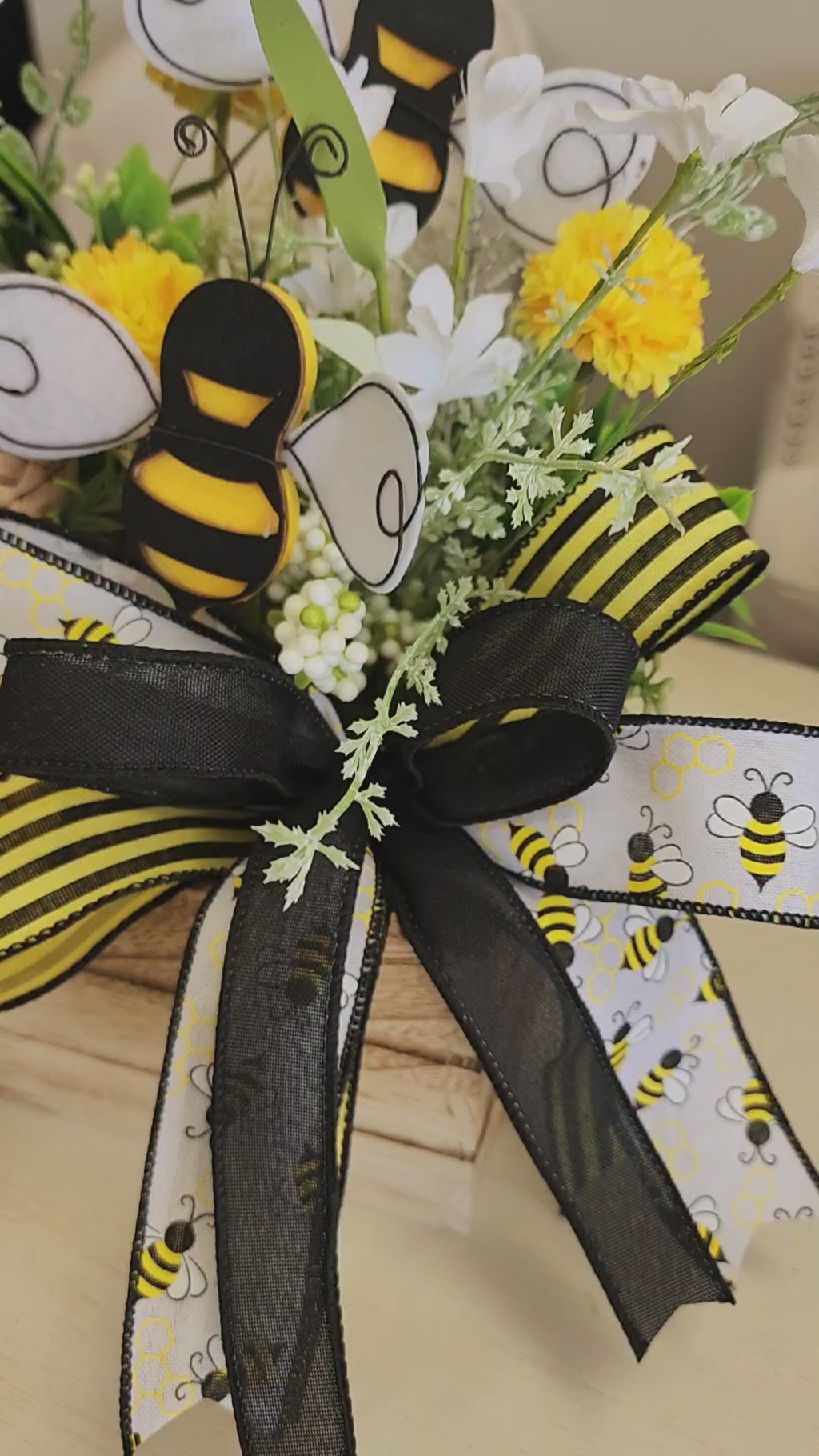 Honeybee Table Arrangement