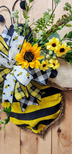 Burlap Bee Doorhanger