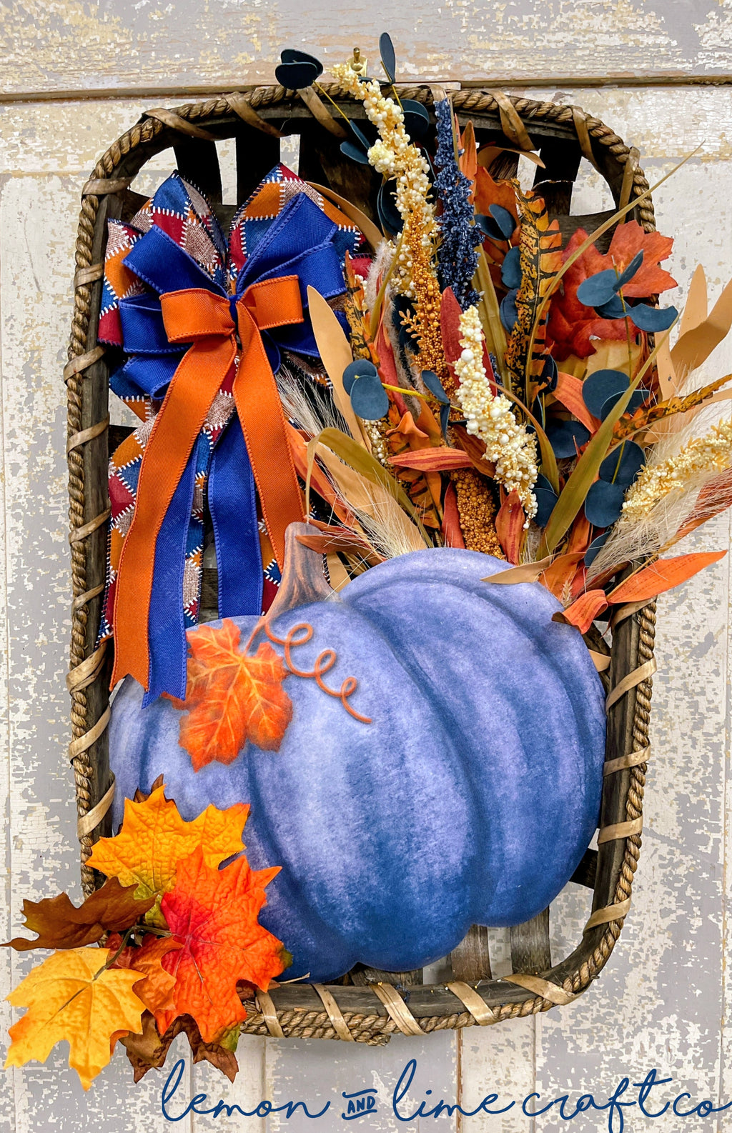 Blue Pumpkin Tobacco Basket Doorhanger