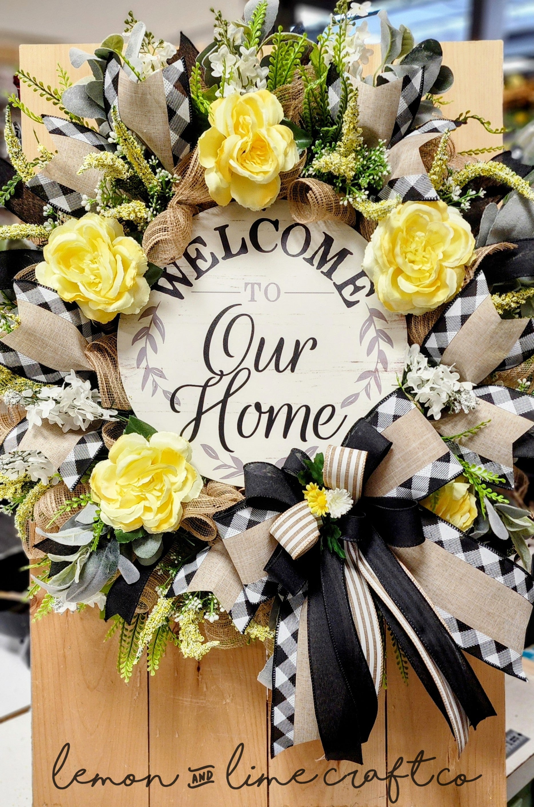 Neutral Yellow Rose Everyday Mesh Wreath