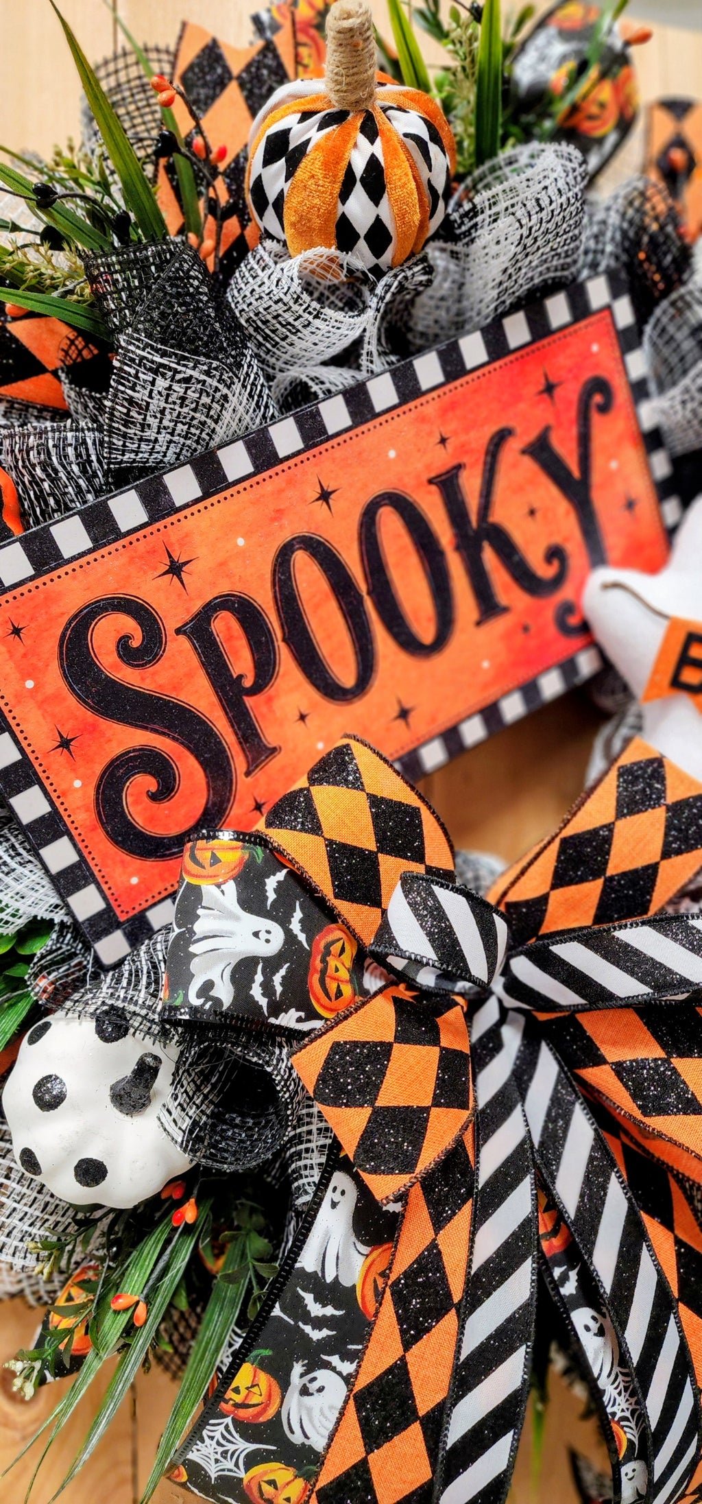 Spooky Ghost Halloween Wreath