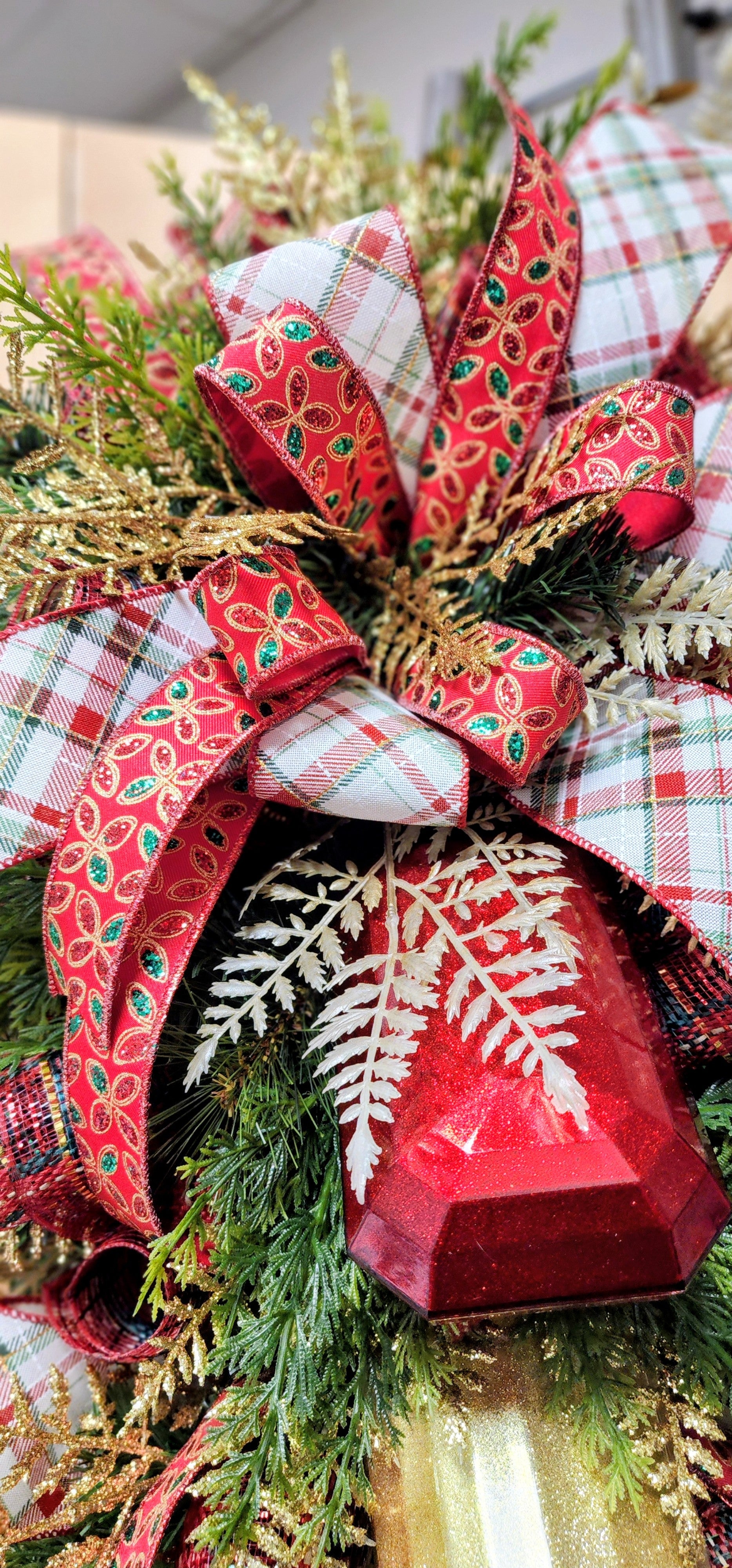 Large Regal Christmas Gem Swag