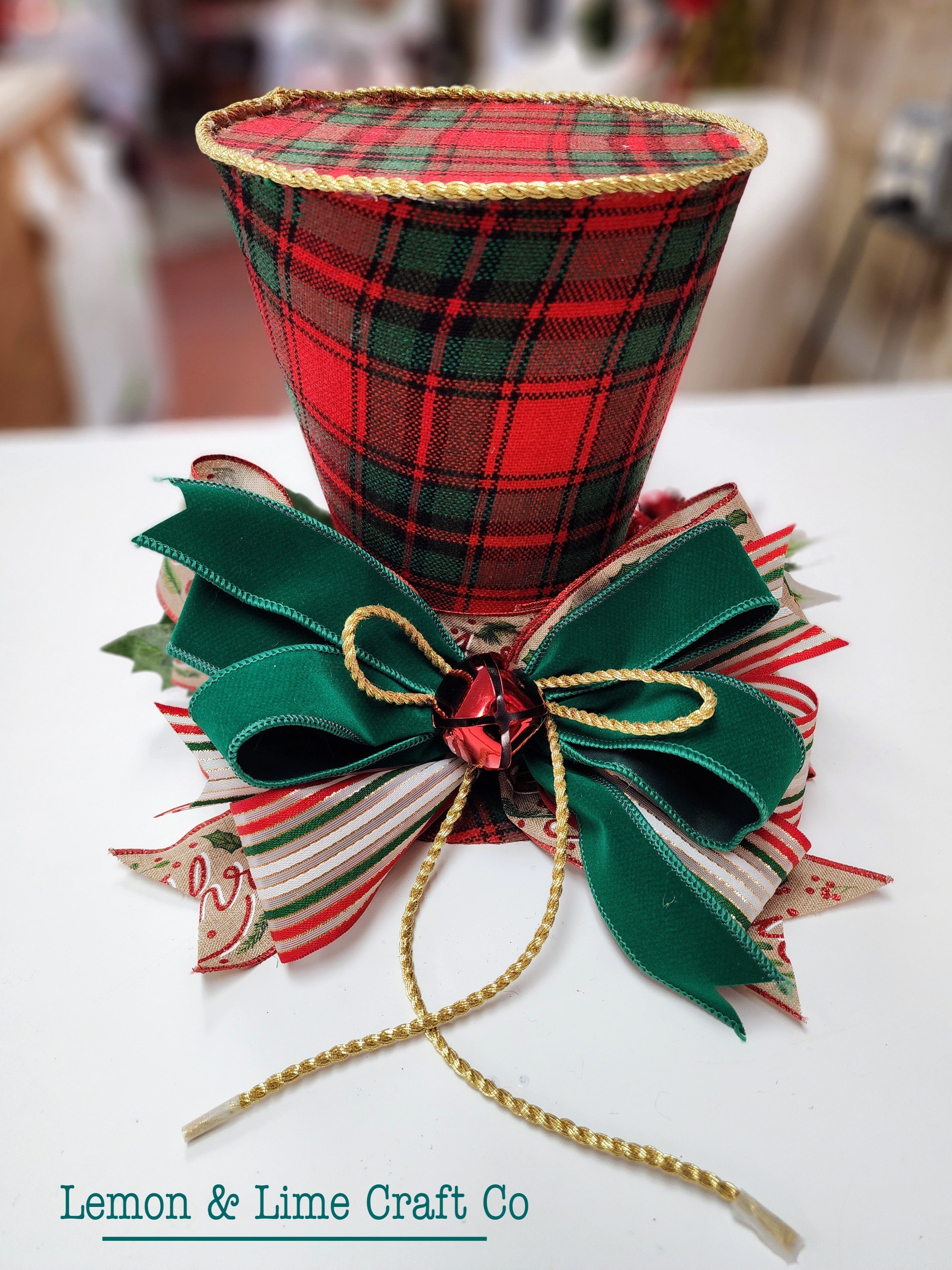 Christmas Plaid Tophat Table Sitter